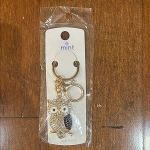 Mint Sparkling Owl Key Holder or Charm in Gold and Black.